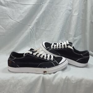 Woman’s Fila Tarp 1911 CVO low Top Canvas Sneakers - Size 9